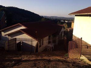 4 Bed House in Laudium