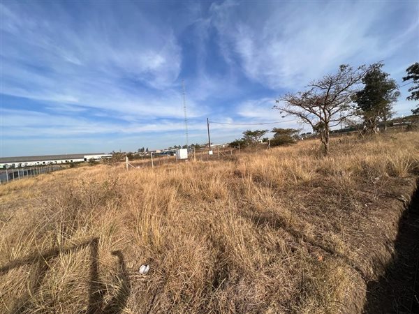 1.4 ha Land available in Mkondeni