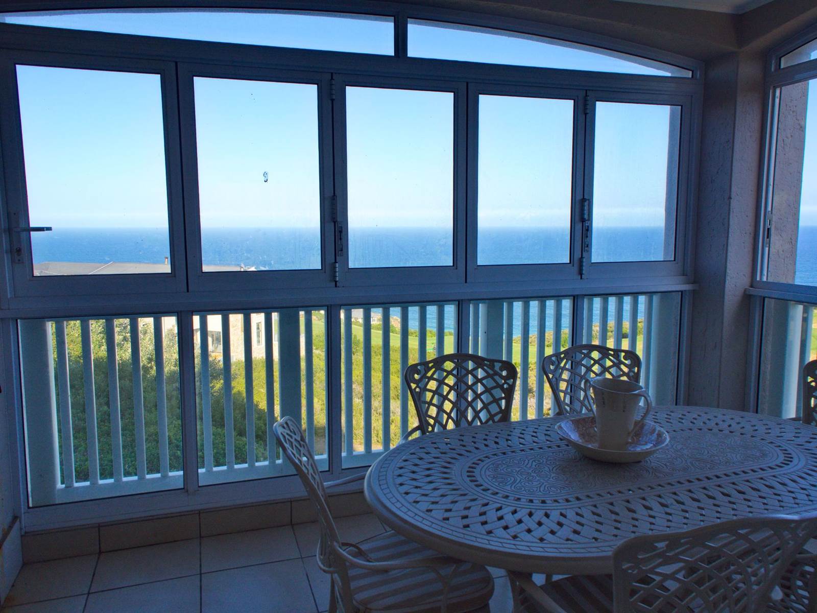 3 Bed Apartment in Pinnacle Point Golf Estate photo number 13