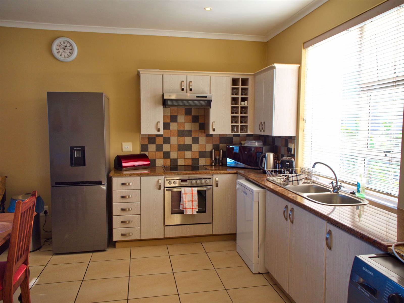 3 Bed Apartment in Pinnacle Point Golf Estate photo number 2