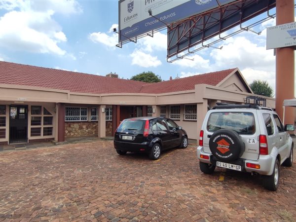 250  m² Commercial space in Bedfordview