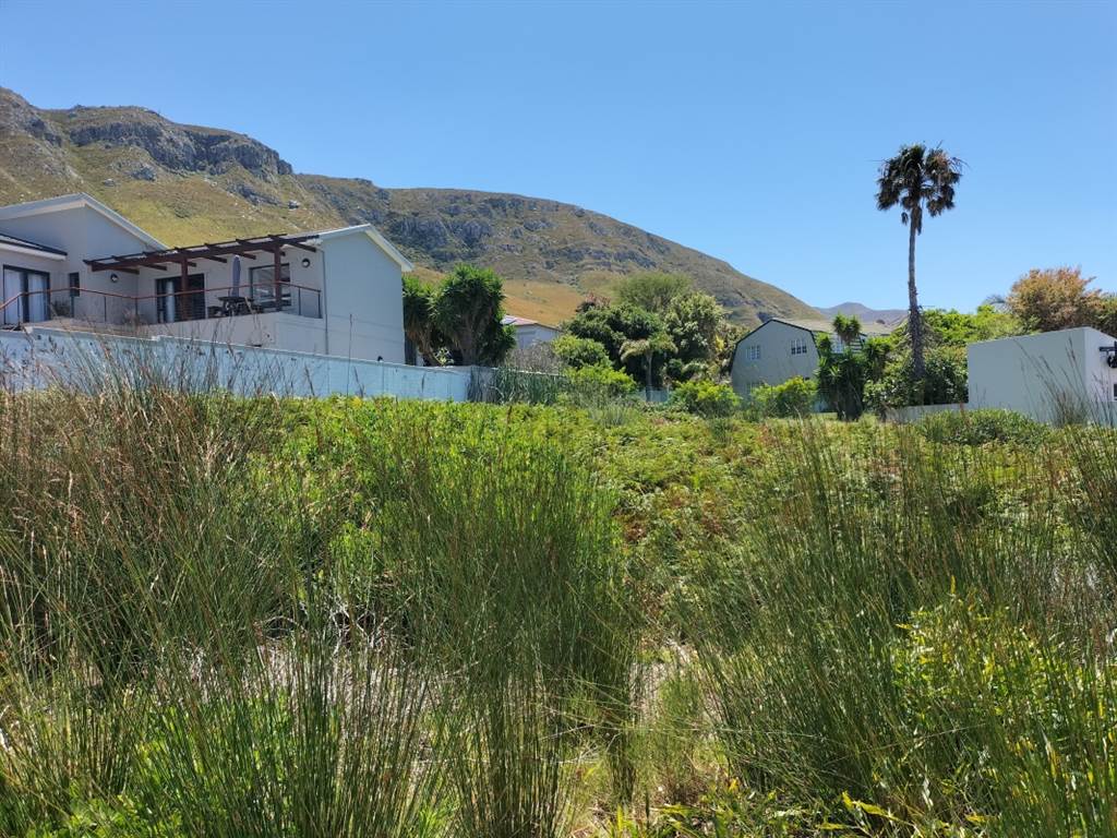 1031 m² Land available in Hermanus Heights photo number 2