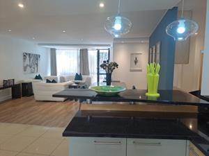 2 Bed Apartment in Benmore Gardens photo number 5