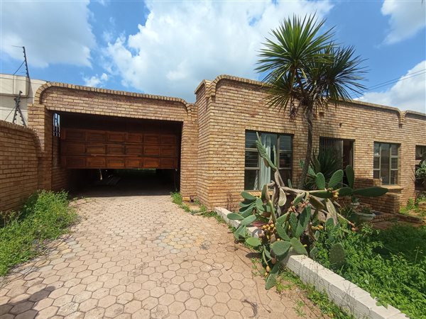 3 Bedroom House 3 Bedroom House