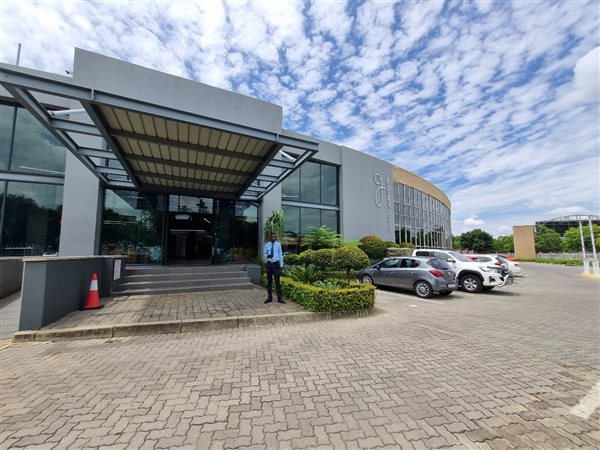 224  m² Commercial space