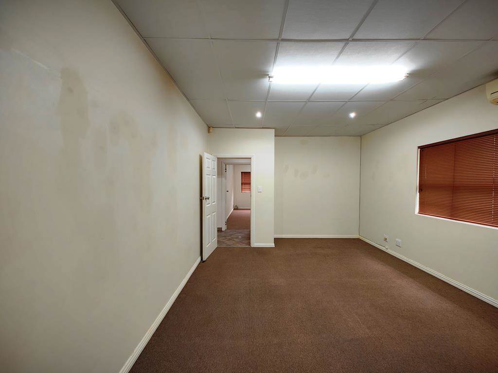 180  m² Commercial space in Margate photo number 13