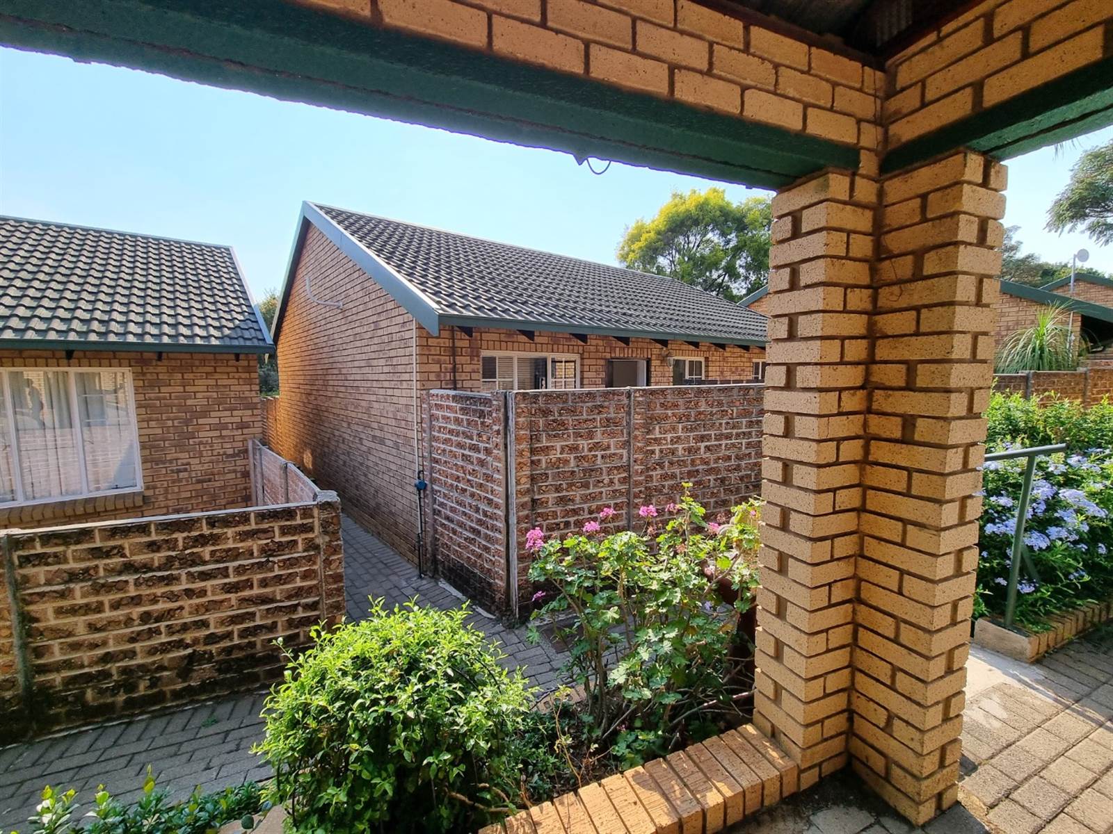 2 Bed Townhouse in Wapadrand photo number 17