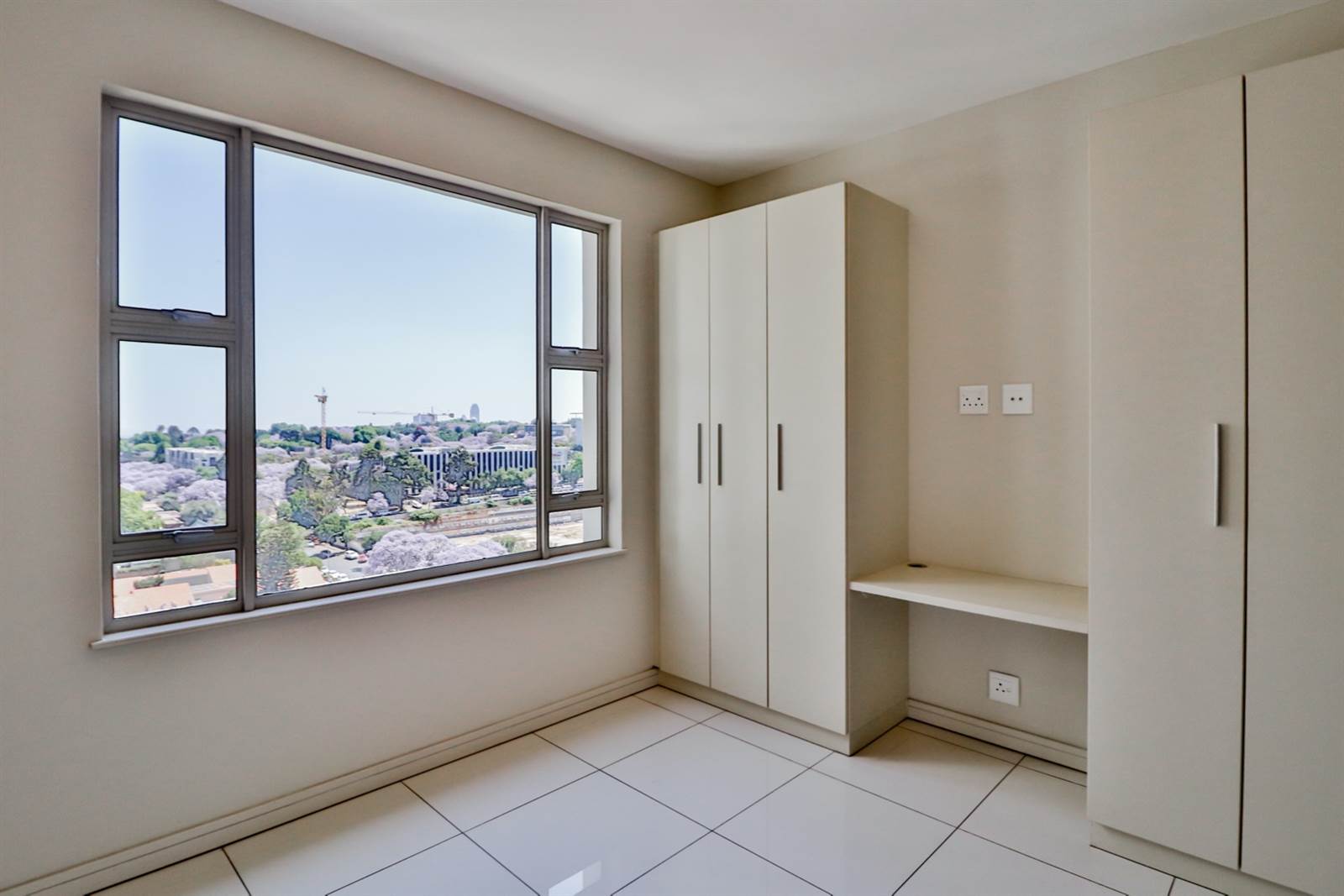 2 Bed Apartment in Rosebank photo number 22