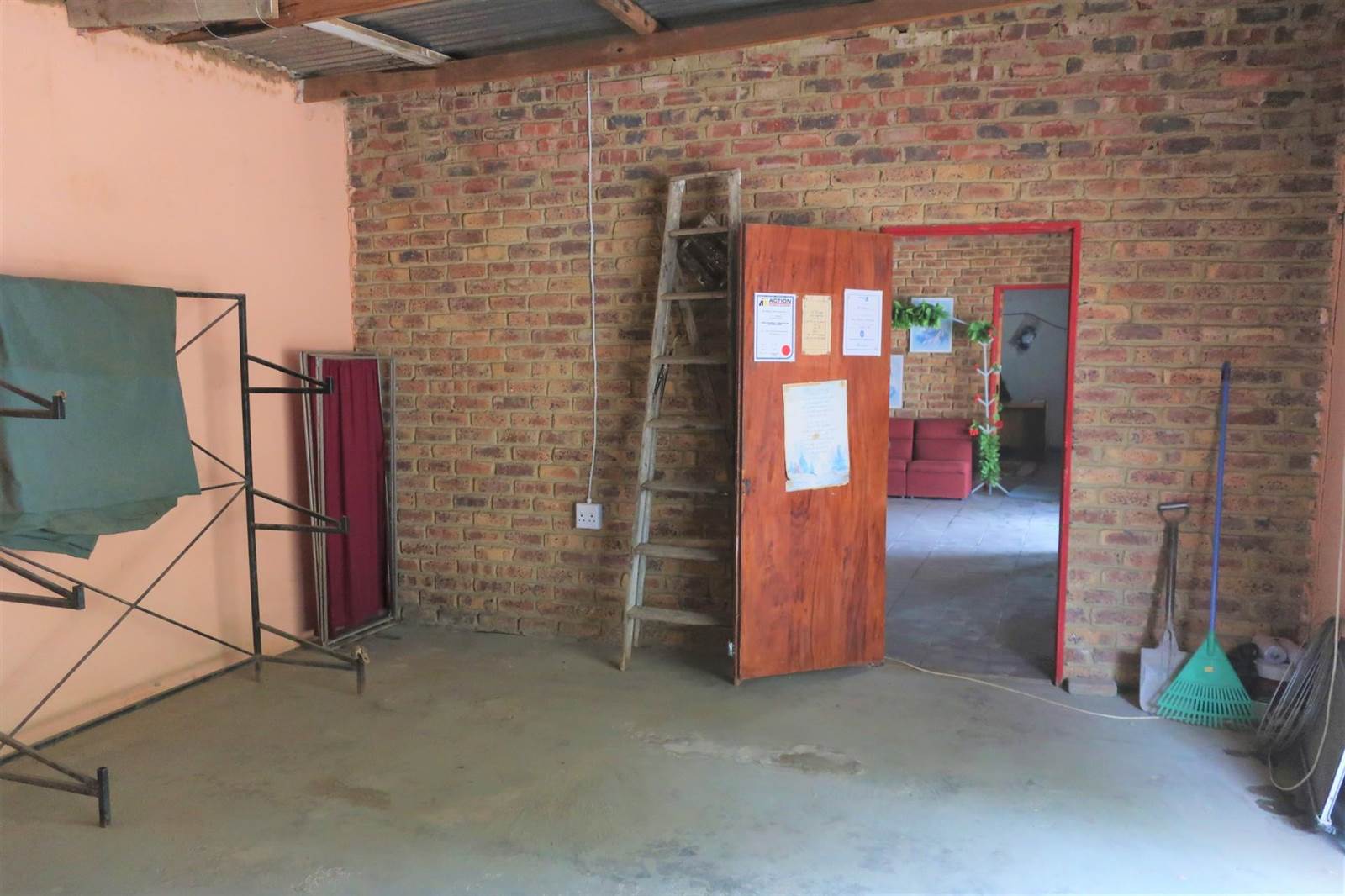 750  m² Commercial space in Parys photo number 7
