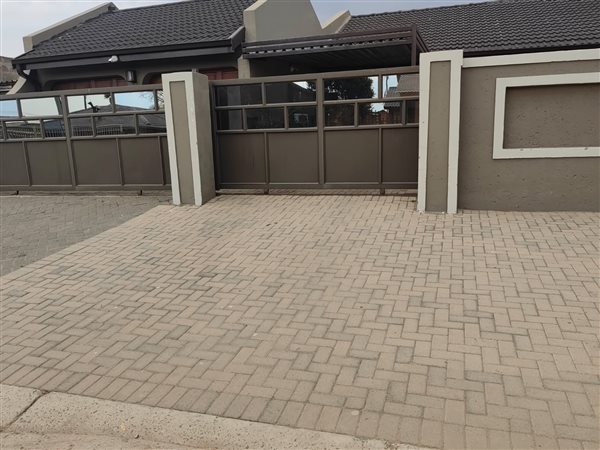 3 Bed House in Heidedal