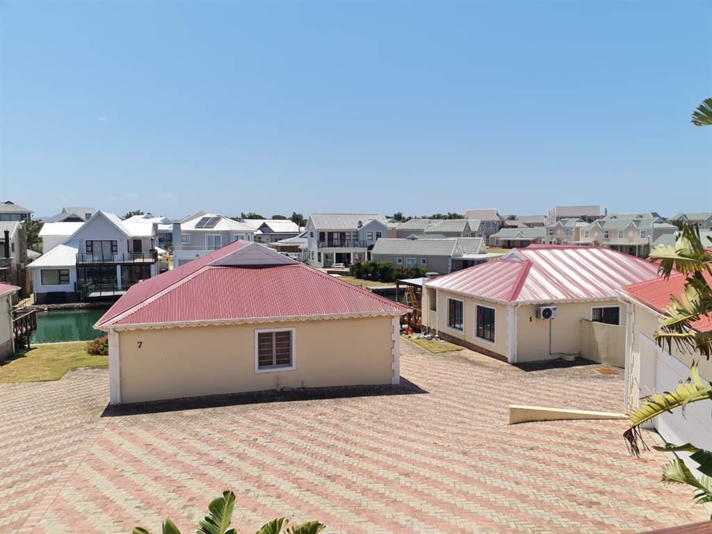 2 Bed Apartment in Marina Martinique photo number 4