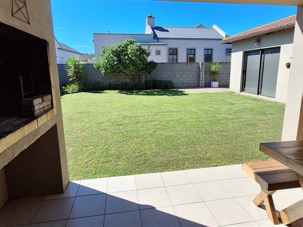 4 Bedroom House 4 Bedroom House