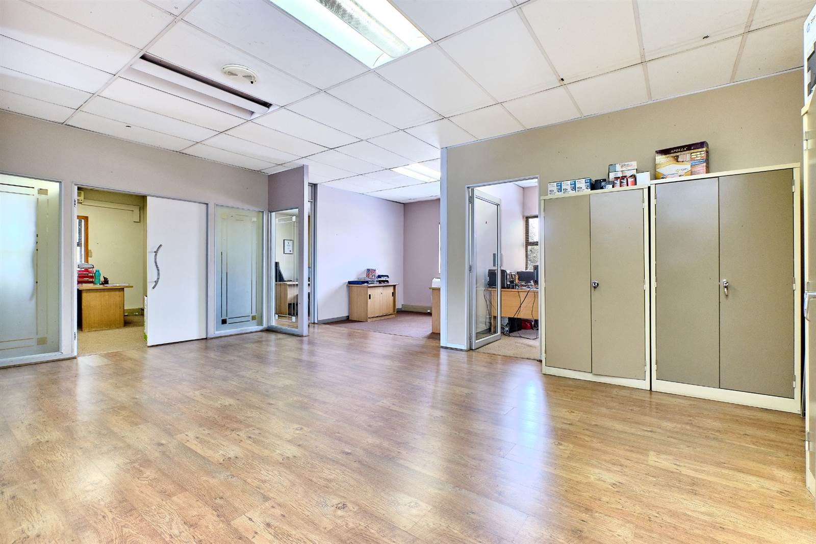 300  m² Office Space in Weltevreden Park photo number 11