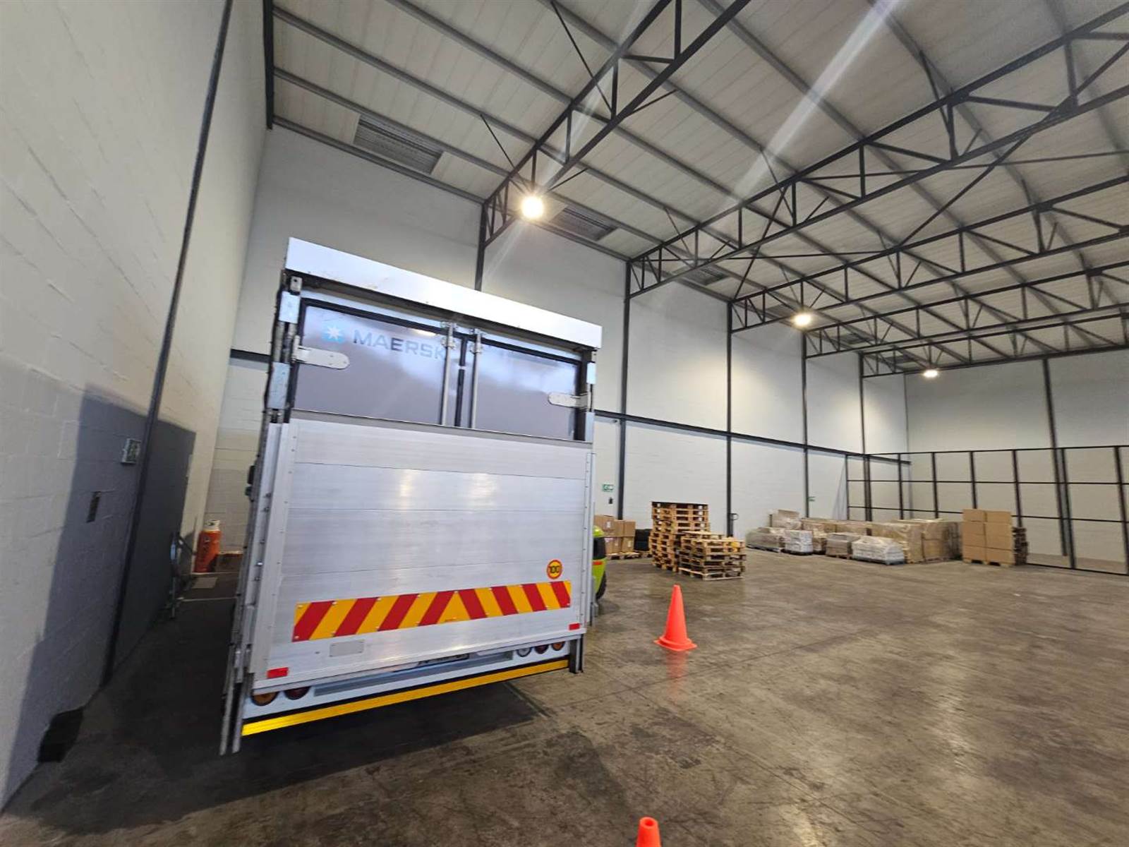 751  m² Industrial space in Bellville Central photo number 4