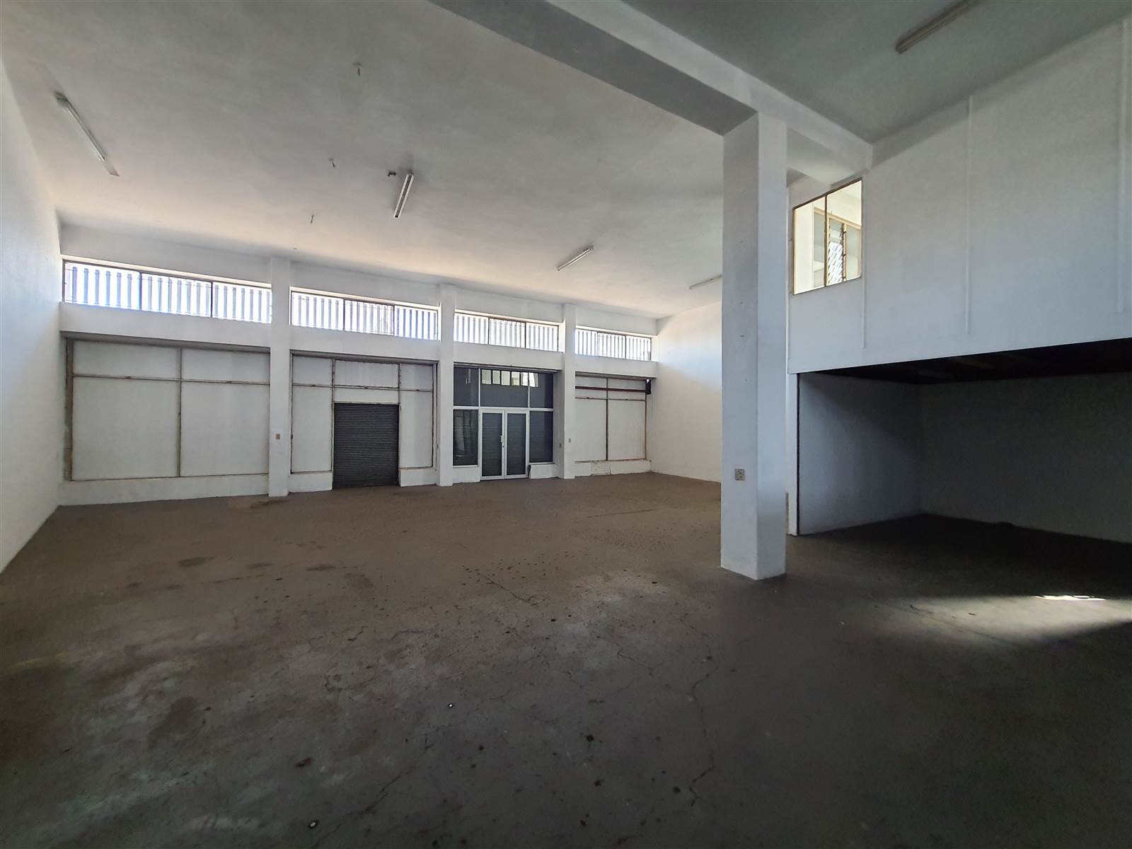 291  m² Industrial space in Benrose photo number 2