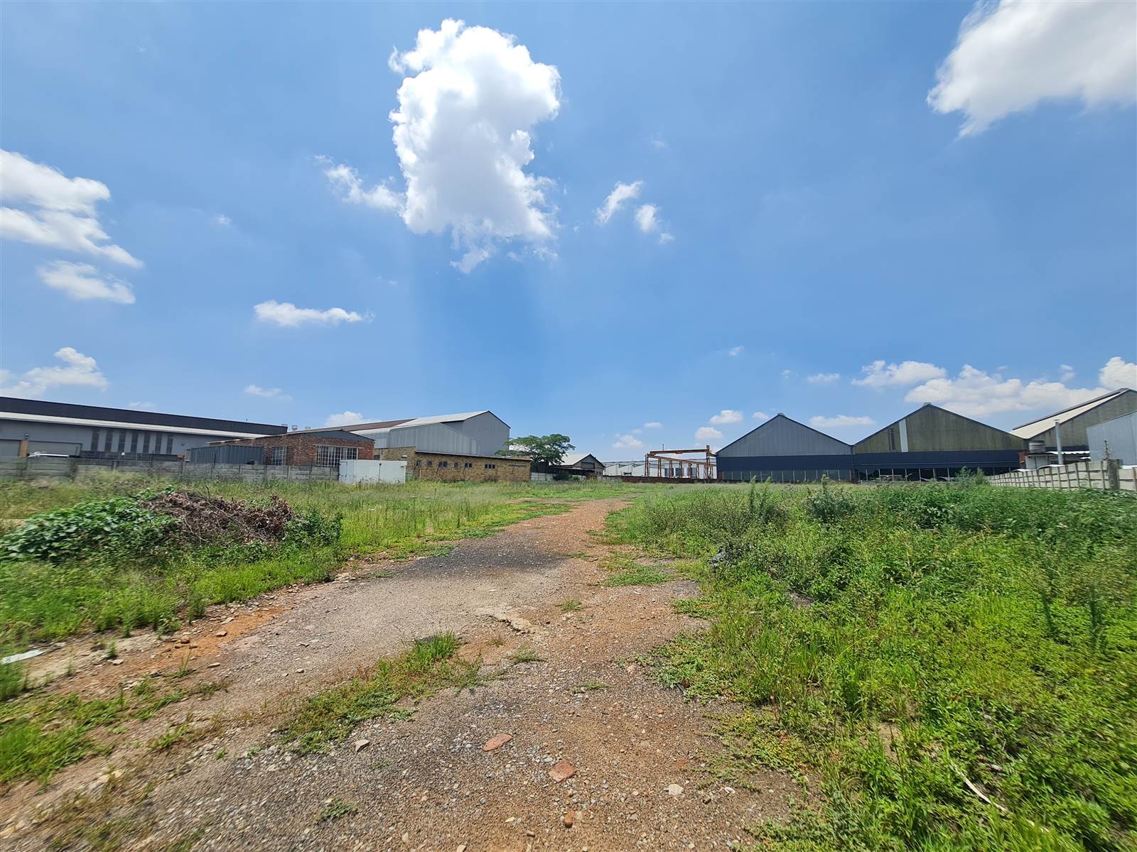 2800  m² Industrial space in Elandsfontein AH photo number 1