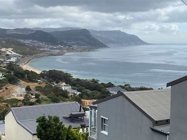 380 m² Land available in Simons Town