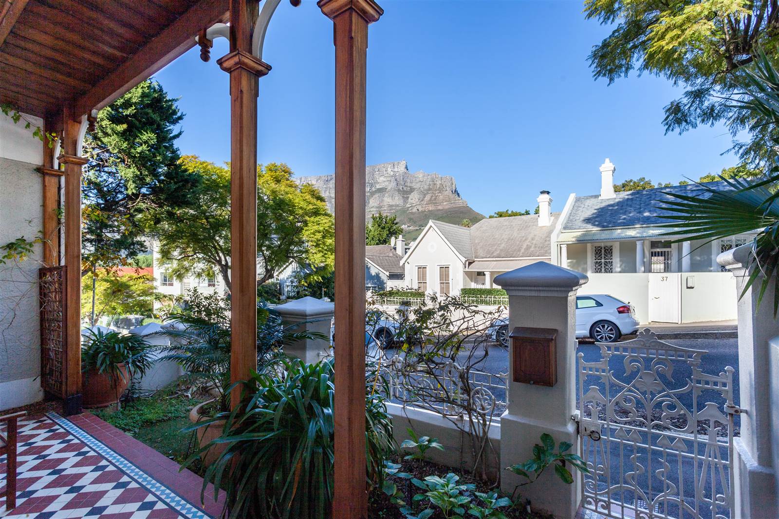 5 Bed House in Tamboerskloof photo number 1