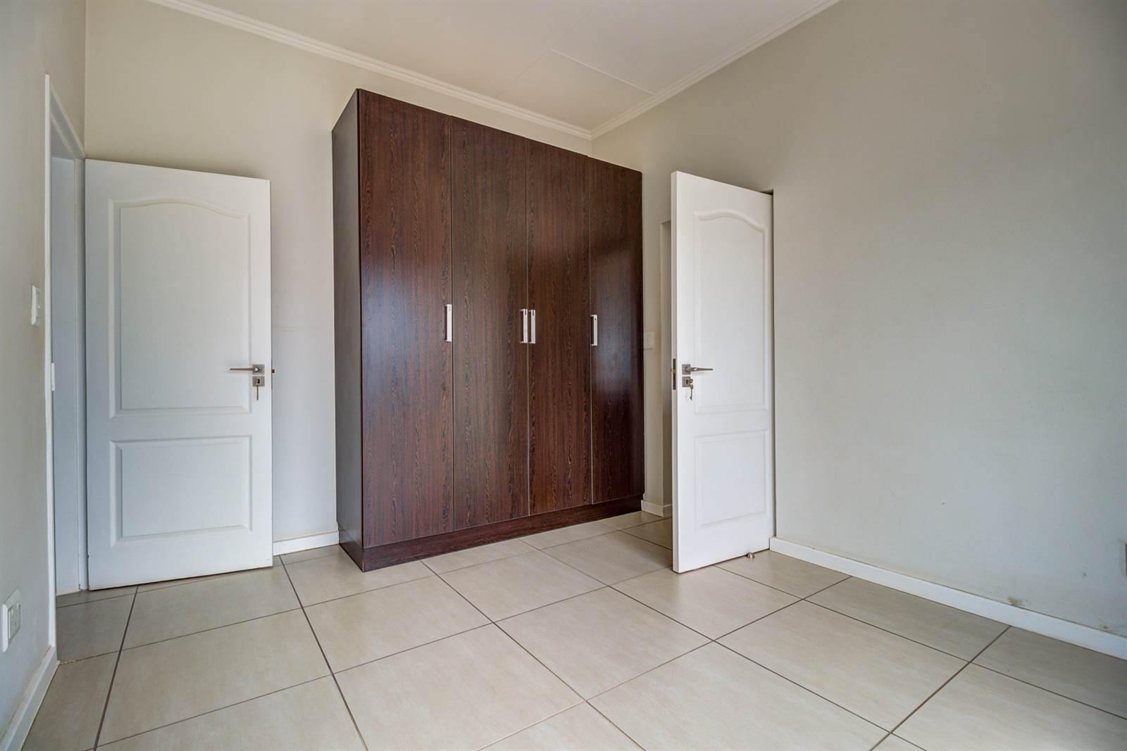 1 Bed Apartment in Edenvale photo number 12