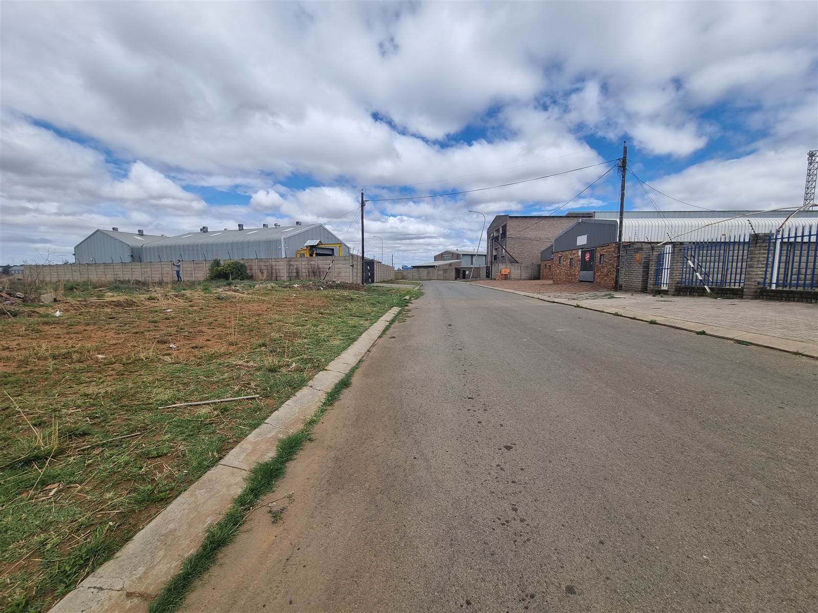 1868 m² Land available in Vaalpark photo number 3