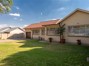 3 Bed House in General Alberts Park