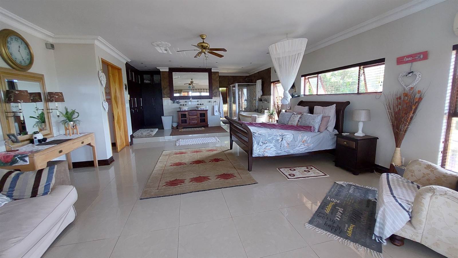 6 Bed House in Uvongo photo number 14