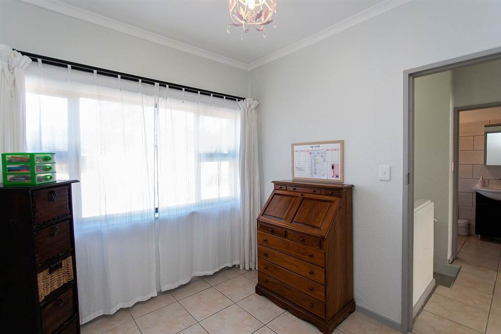 3 Bed Townhouse in Durbanville Central photo number 17