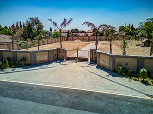 3223 m² Land available in Libradene