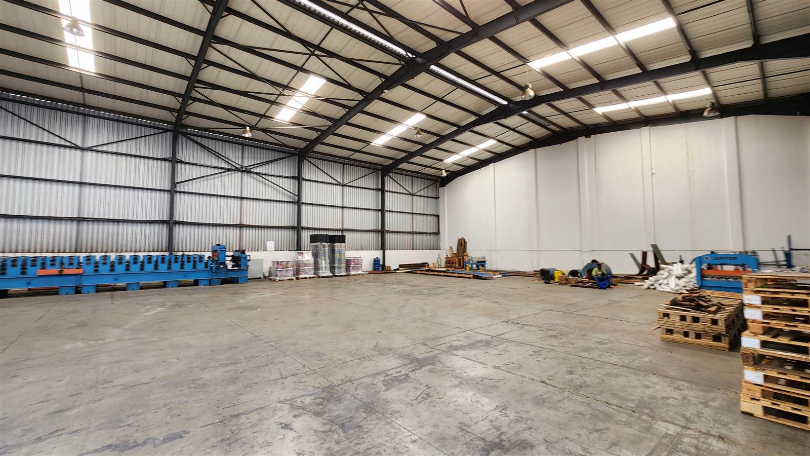1105  m² Industrial space in Spartan photo number 3