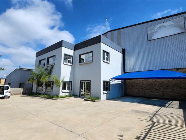 1105  m² Industrial space