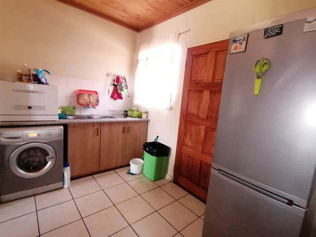 3 Bed Townhouse in Quaggafontein photo number 8