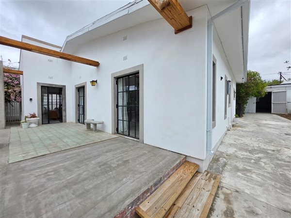 2 Bedroom House 2 Bedroom House