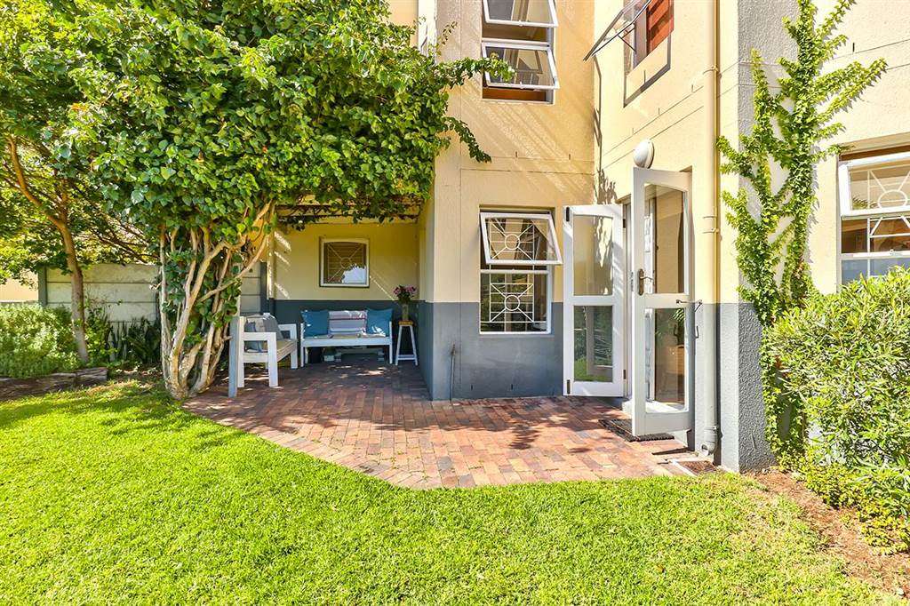 1 Bed Apartment in Vredehoek photo number 9