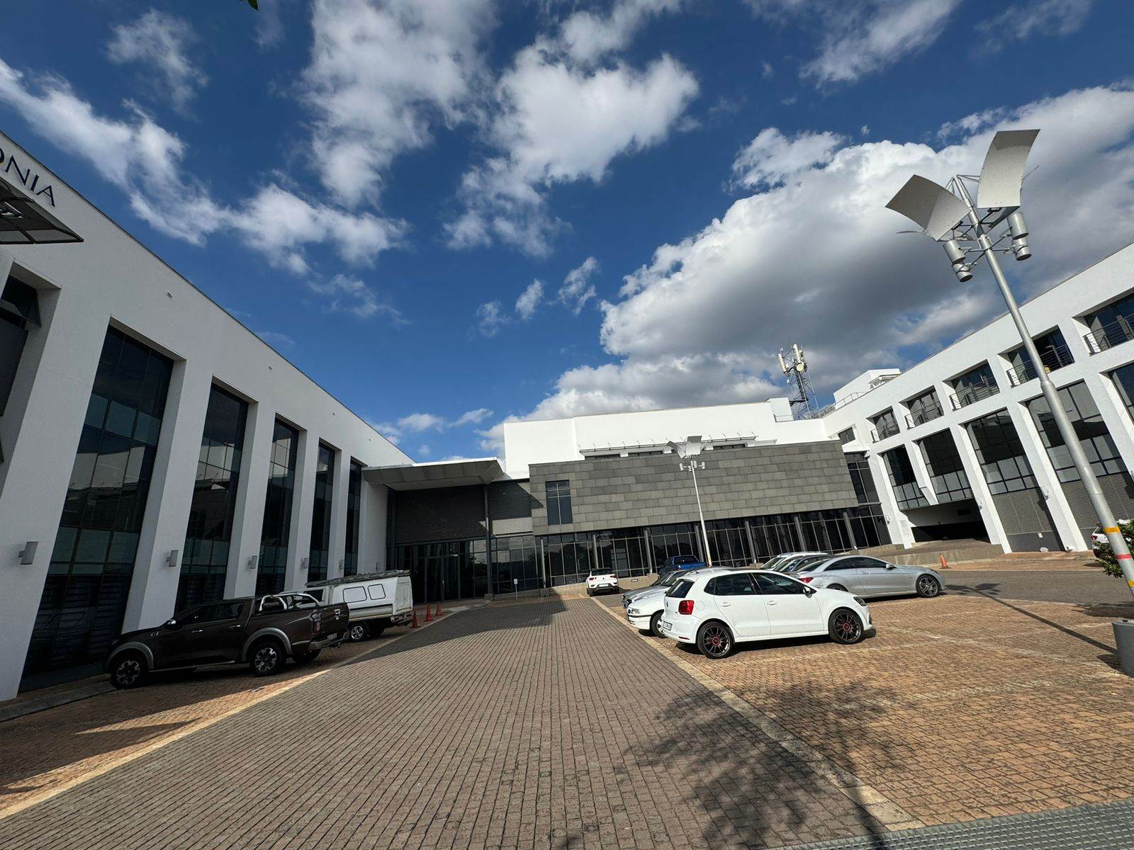697  m² Commercial space in Rivonia photo number 6
