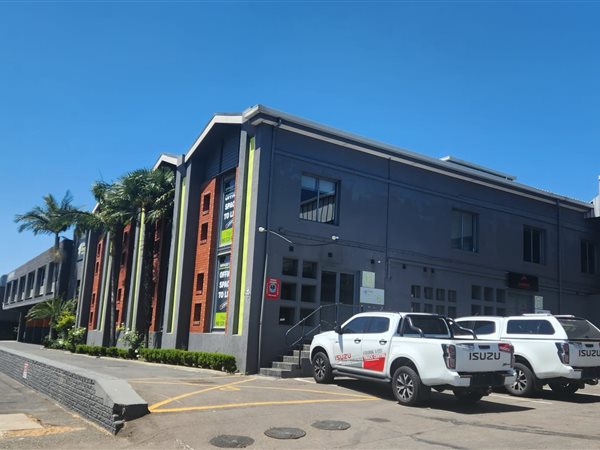 604  m² Commercial space