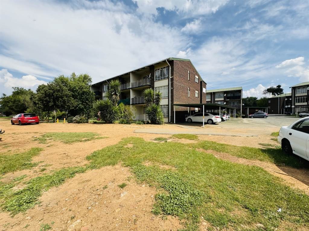 2 Bed Townhouse in Impala Park photo number 28
