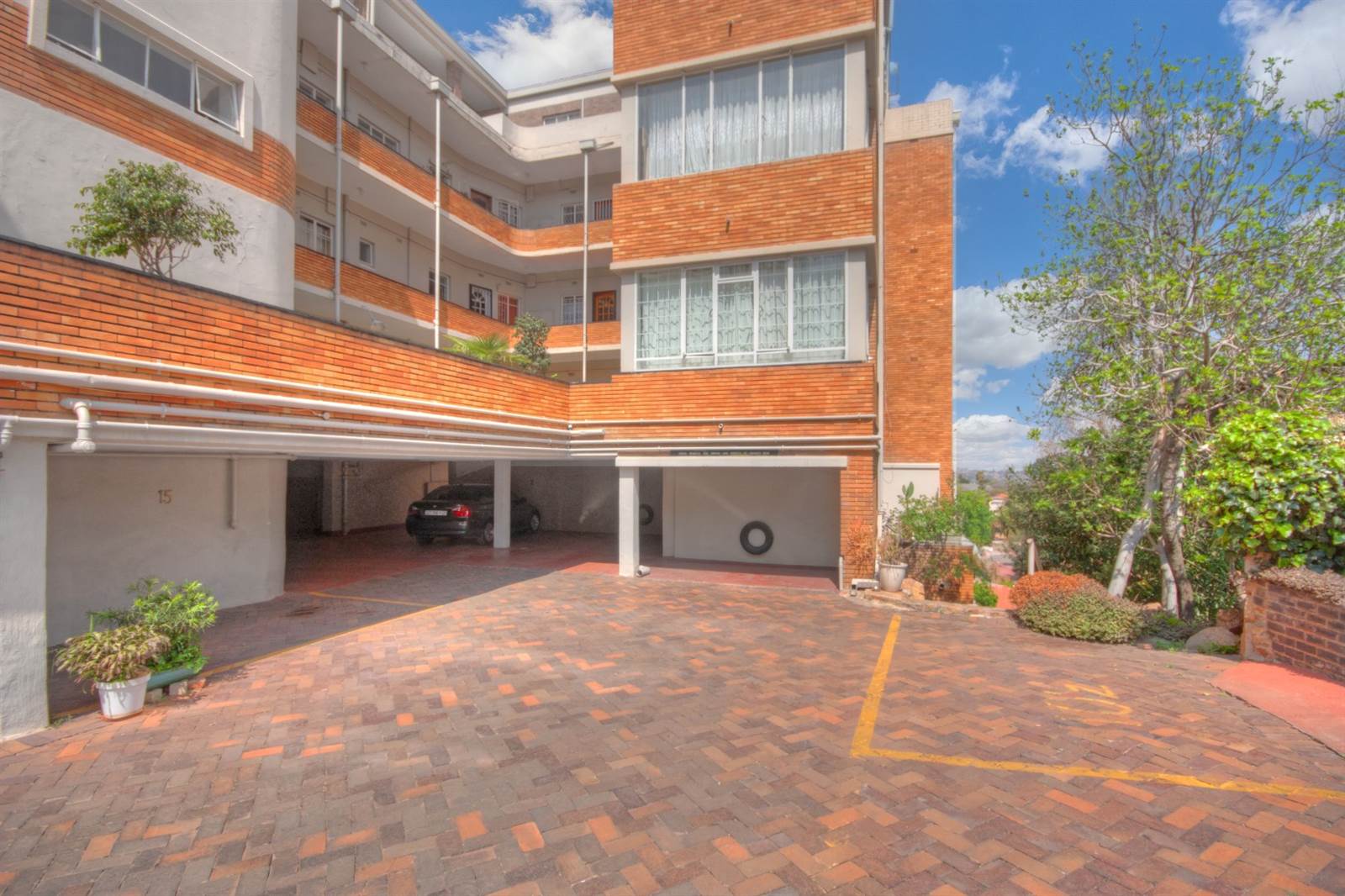 2 Bed Apartment in Linksfield Ridge photo number 19