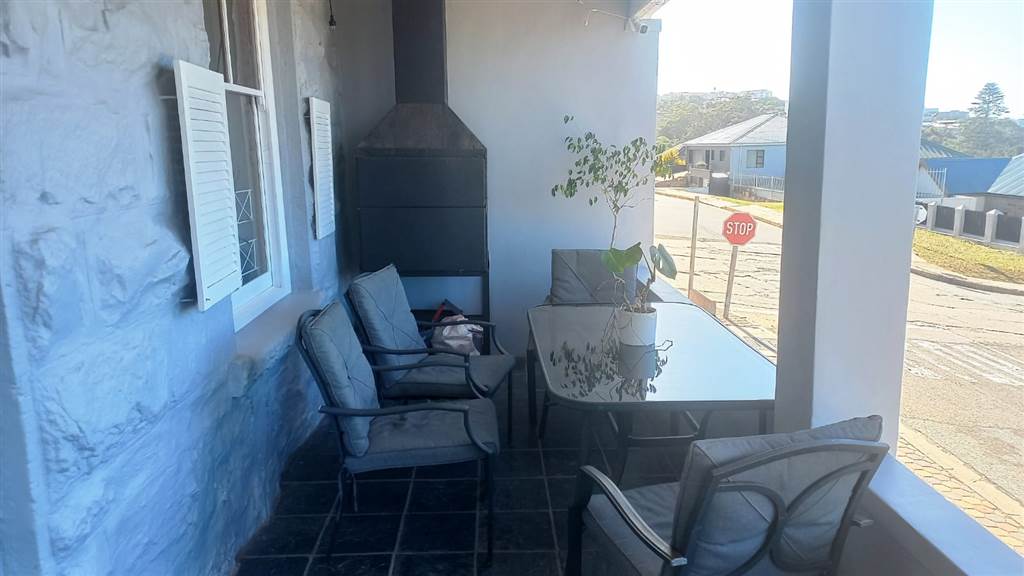 3 Bed House in Mossel Bay Central photo number 2