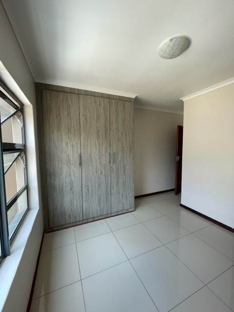 4 Bed Townhouse in Glen Marais photo number 10
