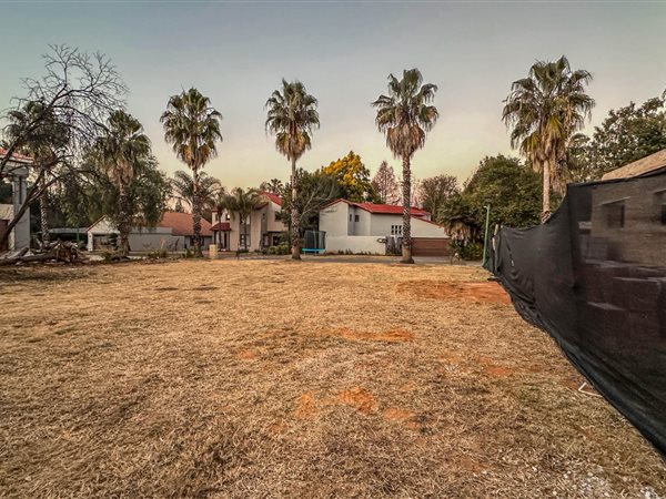 592 m² Land