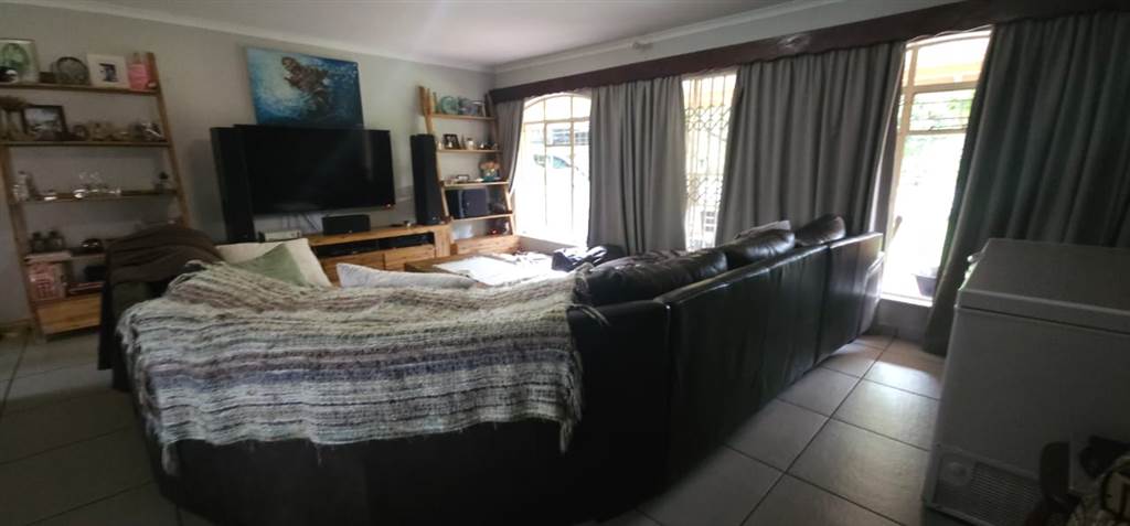 3 Bed House in Bo Dorp photo number 2