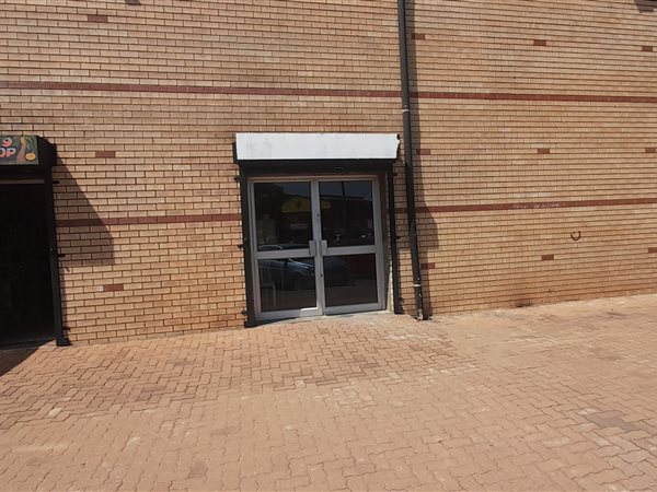 700  m² Commercial space in Lenasia