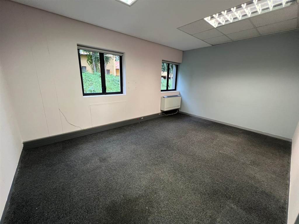 250  m² Commercial space in Strubens Valley photo number 20
