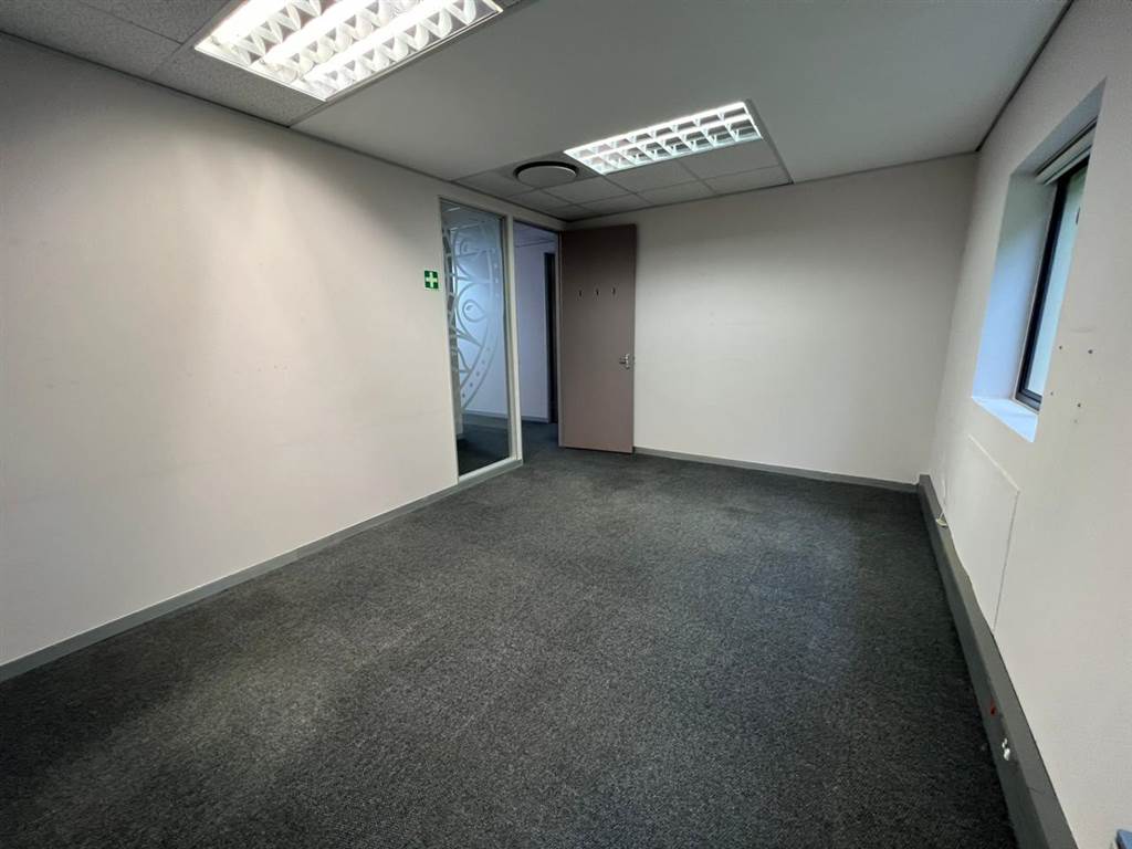 250  m² Commercial space in Strubens Valley photo number 22