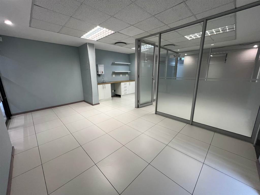 250  m² Commercial space in Strubens Valley photo number 6
