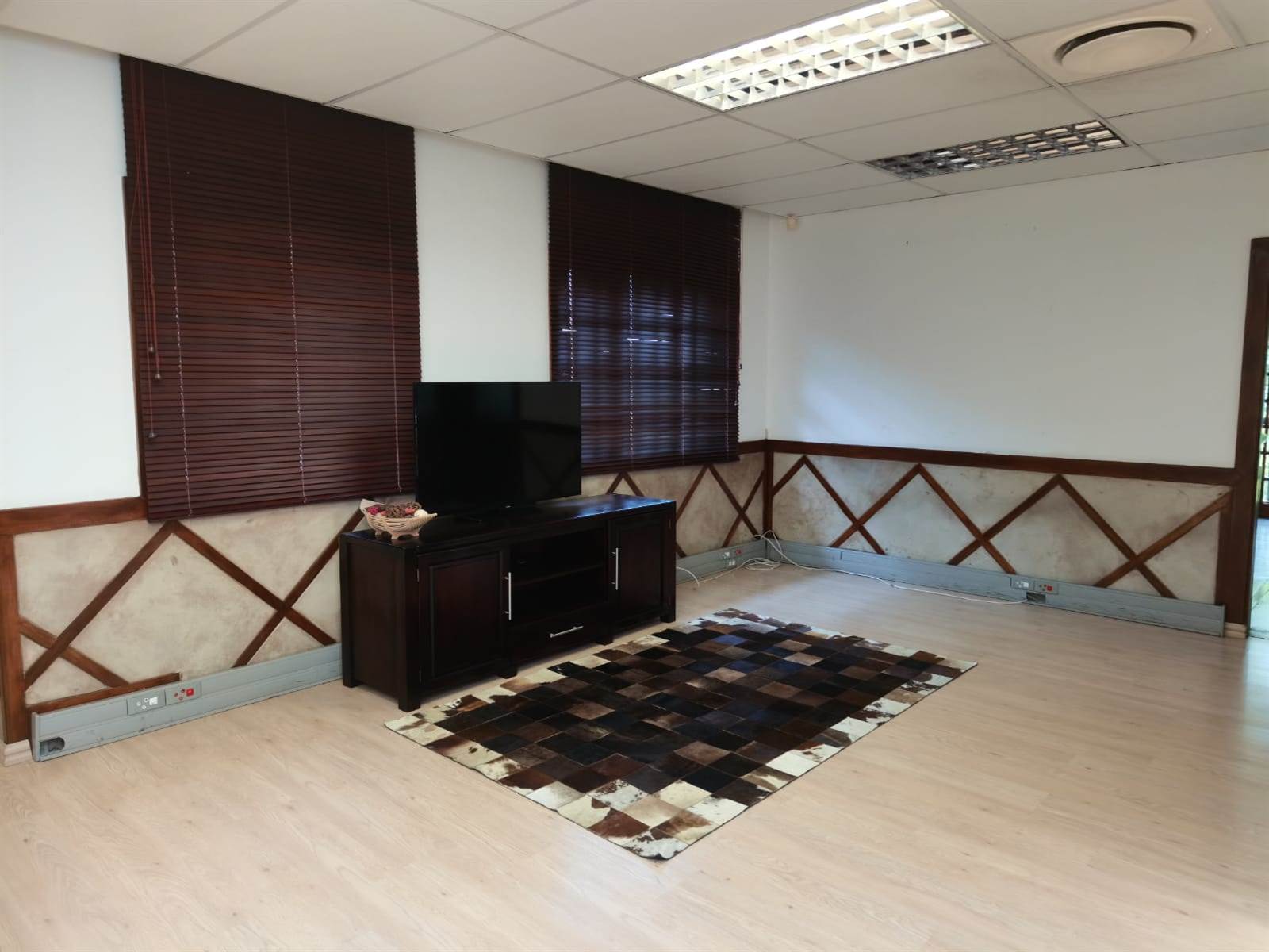 600  m² Commercial space in Durban North photo number 14