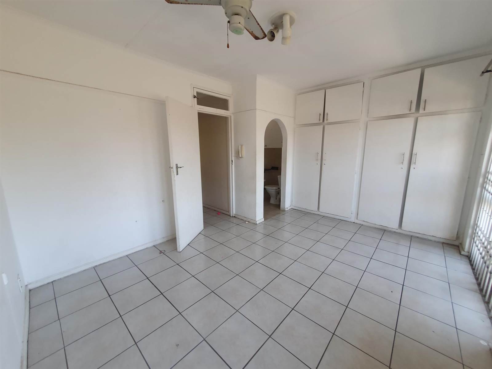 2 Bed Townhouse in Musgrave photo number 5