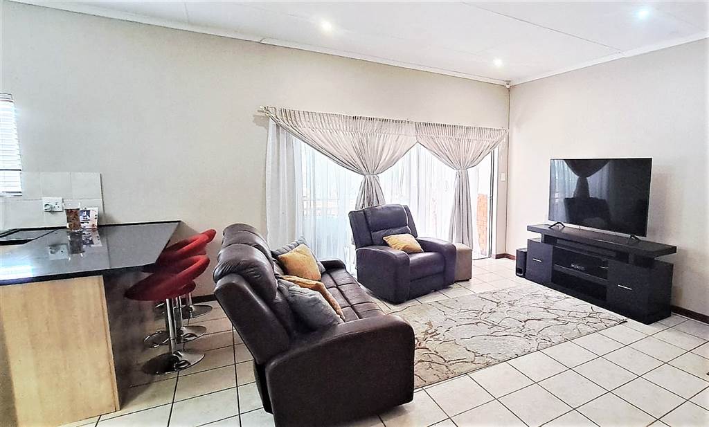3 Bed House in Nelspruit Central photo number 7