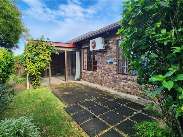 2 Bedroom Simplex 2 Bedroom Simplex