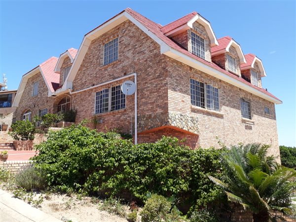 4 Bed House in Aston Bay